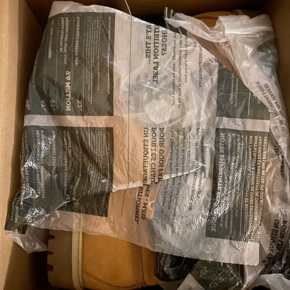 Timberlands Heritage Roll Top Boot - Picture 3 of 4